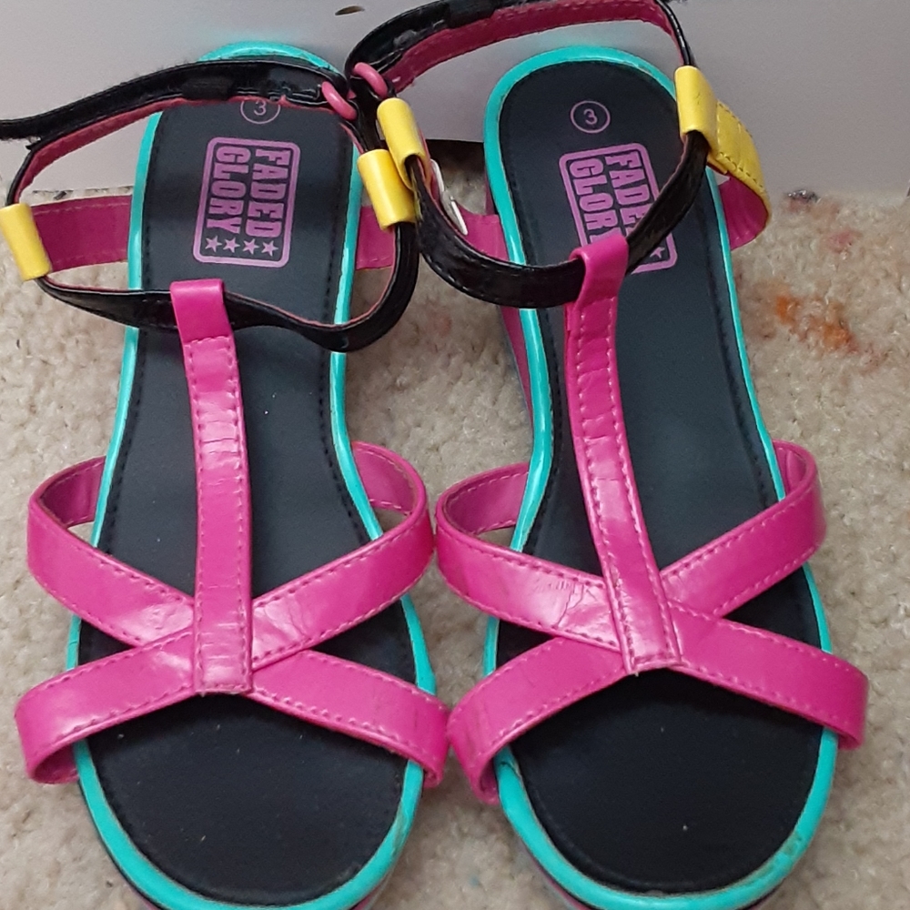 Wedge heels
